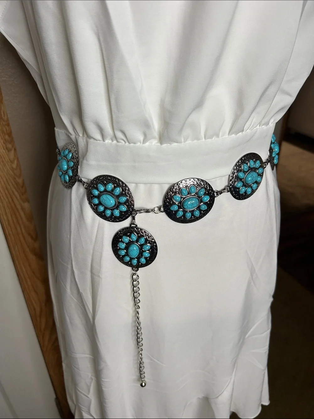 WESTERN Round Concho Faux Turquoise Chain Belt